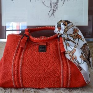 100% Authentic Bottega Veneta Woven tote